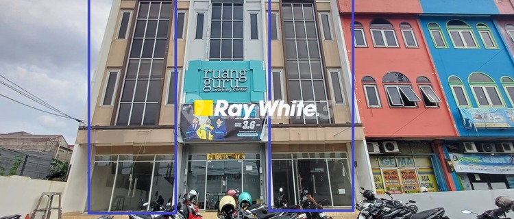 4-Storey Shophouse in a Strategic Location 1