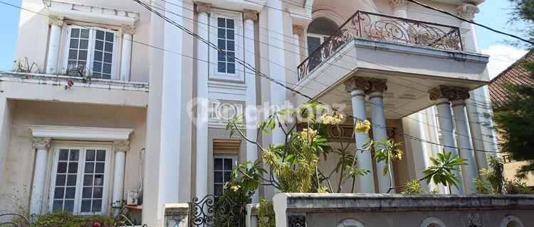 RUMAH MEWAH DAN MODERN DI KUTA 1