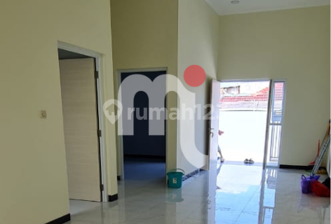 Dijual Rumah Dekat Akses Tol di Puri Anjasmoro 1
