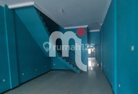 For Sale 3-Story Shop House in Candisari, Semarang 1