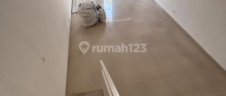 FOR RENT 2-STORY SHOP HOUSE IN BUSY AREA OF RENON DENPASAR BALI 1