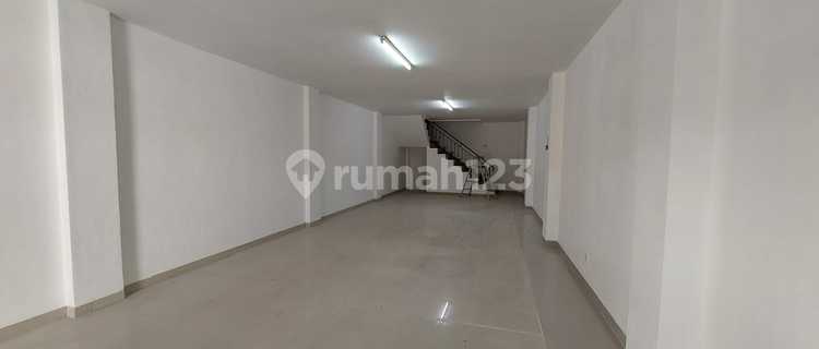 FOR RENT: 3-STORY SHOPHOUSE IN PRIME BUSINESS LOCATION, EAST GATSU DENPASAR 1