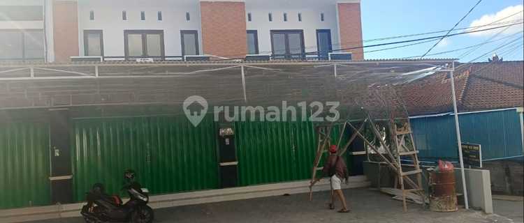 FOR RENT: 2-STORY SHOPHOUSE IN A BUSY LOCATION AT PADANGSAMBIAN, DENPASAR 1