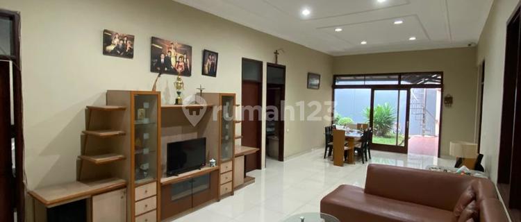 Strategic Cheap Rental House Near Karangsetra Pvj 1