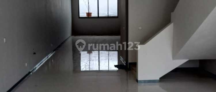 Hbbc 3-story shop house in Kota Baru Parahyangan, Bandung 1