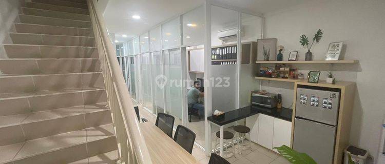 Nego Sampai Jadi Ruko 4 Lantai Semi Furnished, Free AC Siap Huni di Puri Mansion Jakarta Barat Strategis 1
