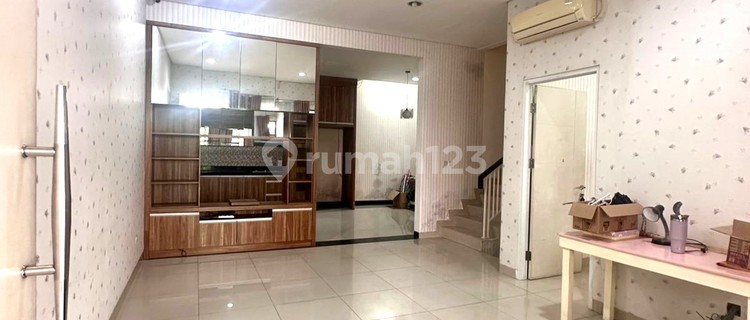 Semi-Furnished South-Facing House in West Coast Green Lake City 1