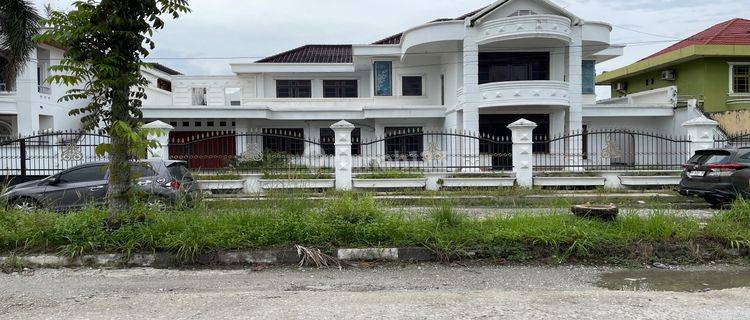 Rumah Mewah Modern Klasik Ditengah Kota Pekanbaru Riau 1