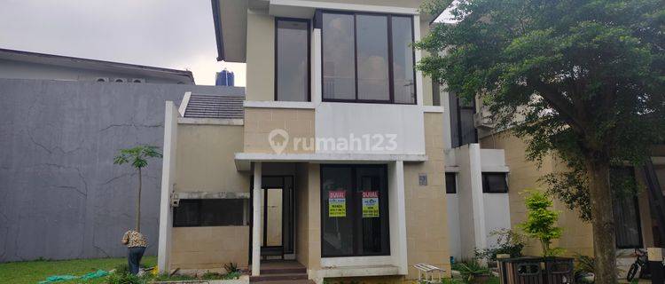 Rumah 2 Lantai Bagus Unfurnished di The Eminent Cluster Illustria, Tangerang 1