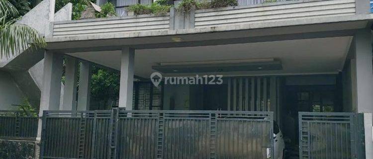 Rumah 2 Lantai Dekat Fasilitas Umum Di Griya Loka Bsd 1