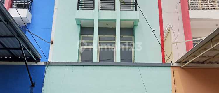For Rent 3-Story Shop House Symphonia Harapan Indah West Bekasi - Strategic Location 1