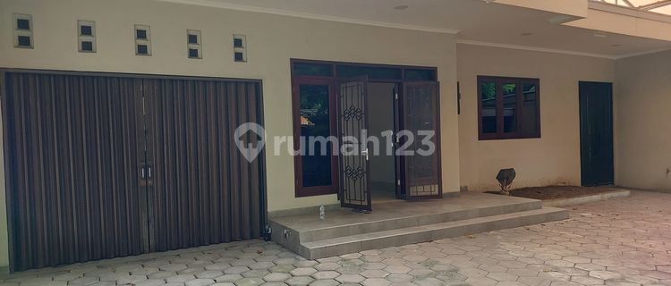 Strategic House in the City Center Near Simpang5 Gajah Mada Semarang 1