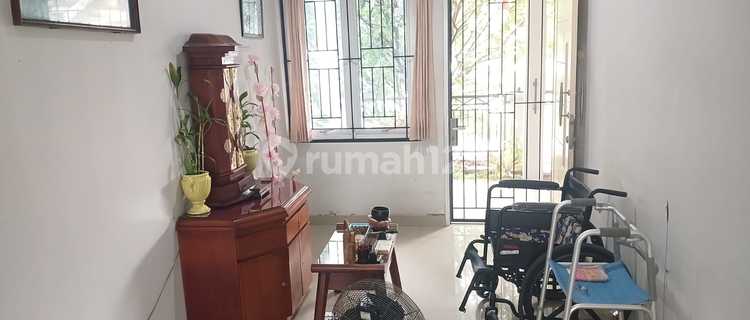 Rumah Hook Nusa Loka BSD City Deket Pasar Modern Tangerang 1