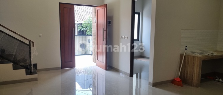 Selling a Nice House at a Good Price 1