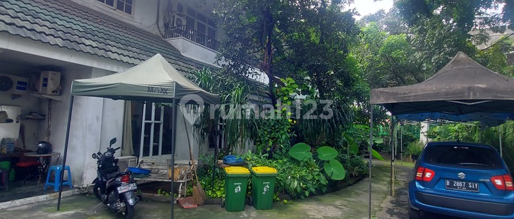 Rumah lama cocok untuk kantor, klinik, resto dll di Prapanca Raya 1