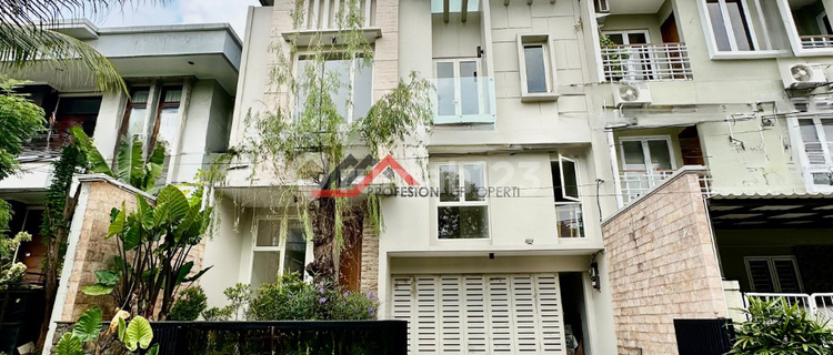 Charming Move-In Ready House in a Safe and Comfortable Neighborhood in Kebayoran Baru 1