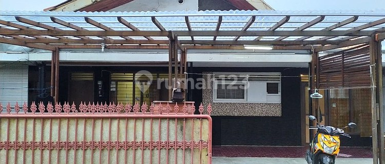 Old House Near MRT Station & Business Center Block A Area Jl Grinting, South Jakarta 1
