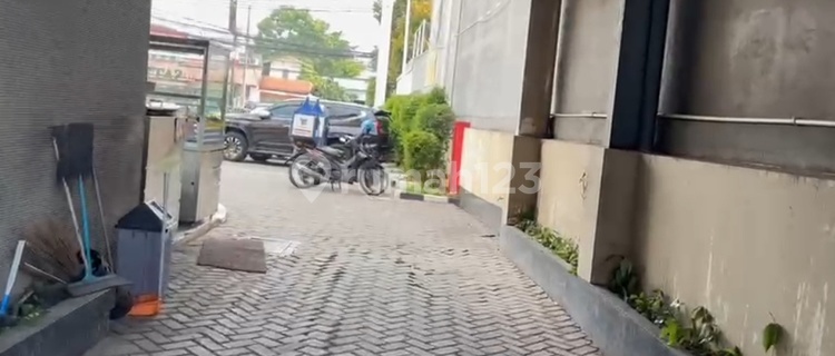 Kost Kost-An in Front of Taman Mini Square, 60 Rooms, Income Around 60 Million/Month, Commercial Location. 1