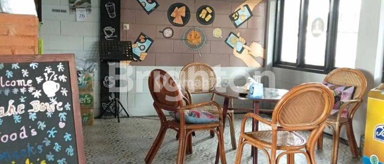 Cafe di Raya Pandaan lantai 2 tempat tinggal 1