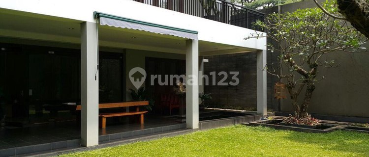 Strategic Charming Luxurious House in Sayap Cipaganti Near RSHS Mall PVJ 1