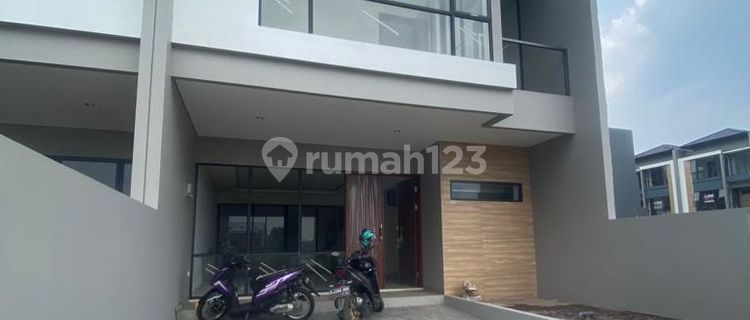 New Modern Ready-to-Occupy House in Setra Duta, 15 Minutes to Pasteur Toll Road. 1