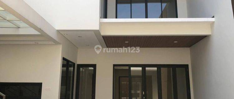 Rumah Baru Modern Pusat Kota Dekat Kampus Unpas Bandung Tengah 1