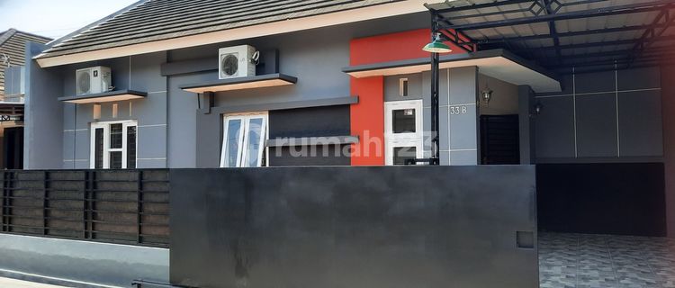 Minimalist Beautiful House Singa-Supriyadi Street 1