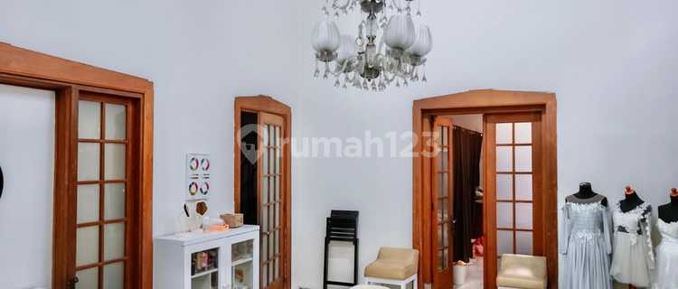 Dutch Heritage House, Suitable for Residence, Business, Office, Restaurant, Café, Boarding in Sayap Dago Bandung 1