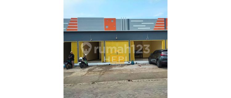 Ready-to-Use Shophouse in Meteseh, Tembalang, Semarang 1