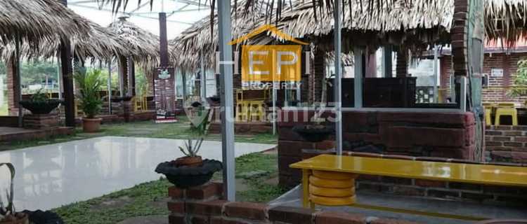 The Former Nuansa Alam Terbuka Restaurant in the Pedurungan area of Semarang 1