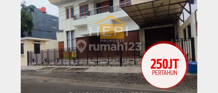 Shop house in the city center of East Halmahera Semarang 1