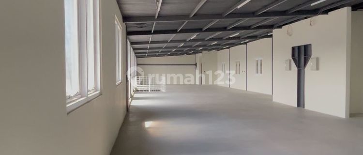 Ready-to-use warehouse in KIC Gatsu, West Semarang. 1