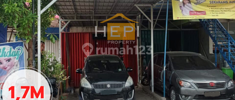 Two-story shophouse in South Peterongan, Semarang. 1