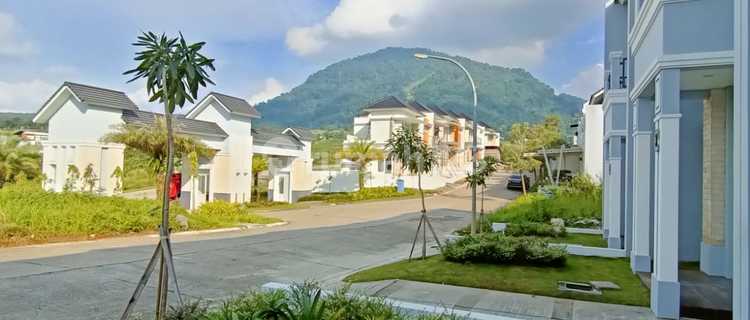 Beautiful 2-Story Mountain View House in Sentul City, Bogor 1