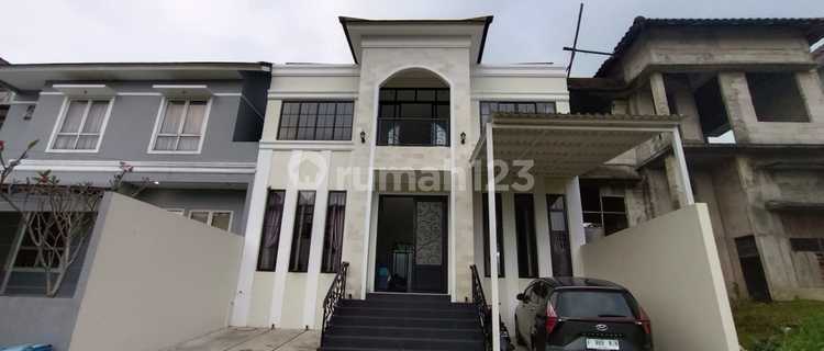 American Classic Type House, Fully Furnished With Backyard Garden 1