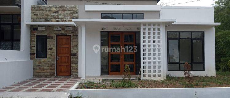Rumah di Mertoyudan Magelang Jawa Tengah harga 300 an 1