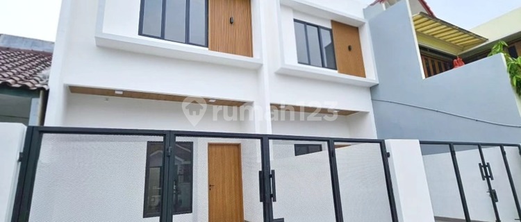 2-Storey House Fully Renovated Building, Eligible for KPR, Affordable Price in Boulevard Hijau, Kota Harapan Indah, Bekasi 1