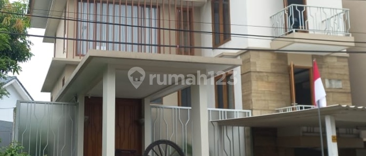 Dijual Rumah Cantik di Nusaloka, BSD Tangerang 1