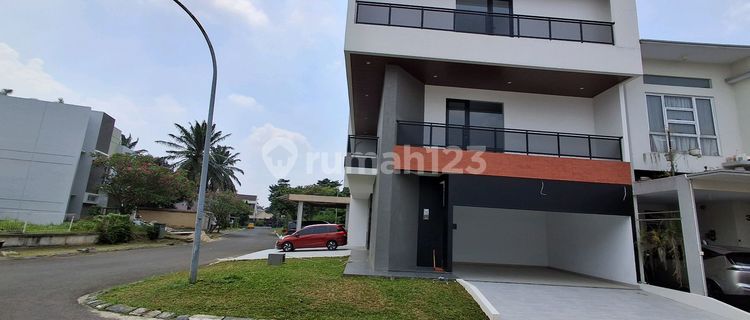 Hook House in Alam Sutera, Flamboyan Cluster, Price 7 Billion. 1