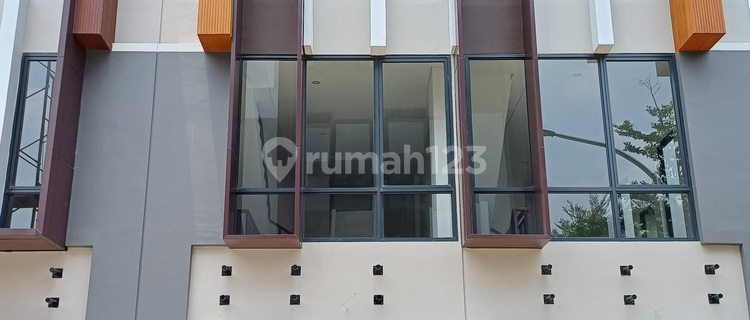 3-Story Shop House Next to Atmajaya University Bsd 1