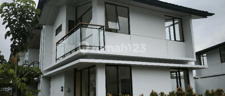 Modern Brand New House With Green Environment Ready For You 1