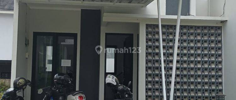 Rumah 2 Lantai Baru di Mainroad Cihanjuang, Bandung 1