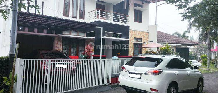 Rumah Besar Siap Huni Di komplek Elit Sarijadi Bandung 1