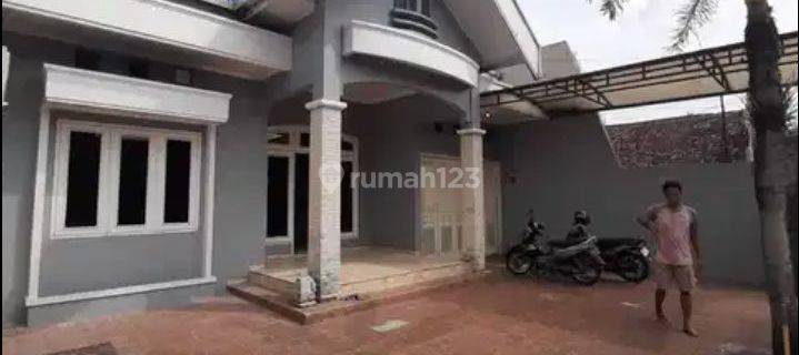 Ar. disewakan rumah furnished cocok untuk keluarga/kantor dekat UGM,Pakuwon mall,UPN 1