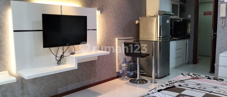 For rent Studio Apartment Royal Mediterania Garden, Lavender Tower, Pool View 1