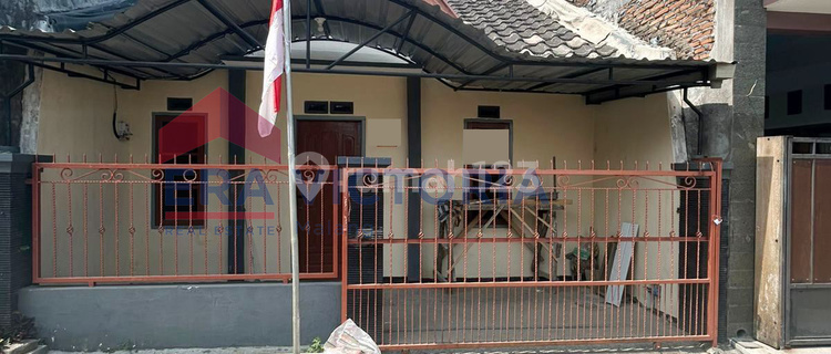 House in a Strategic Location Near Bandulan Industry, Ideal for Families. 1