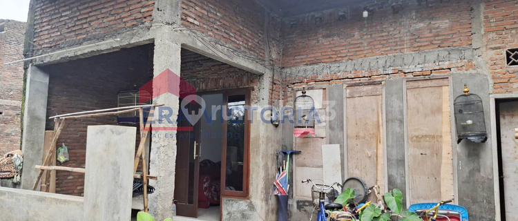 Rumah Siap Huni 2 Lantai Dekat Jalan Raya Malang-Kepanjen, Lokasi Strategis & Nyaman 1