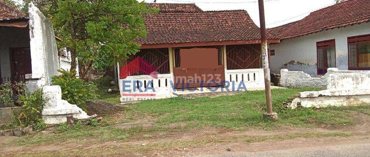 Rumah Terletak di Jalan Raya Prambon Dekat Polsek Nganjuk  1