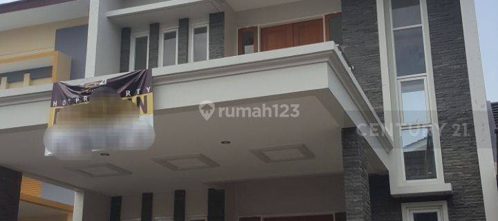 Rumah 2 Lantai Semi Furnished Di Taman Cipto 1