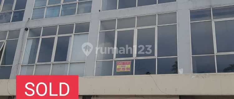 Ready-to-Use 3-Storey Shop House Royal Crown Tambak Oso 1